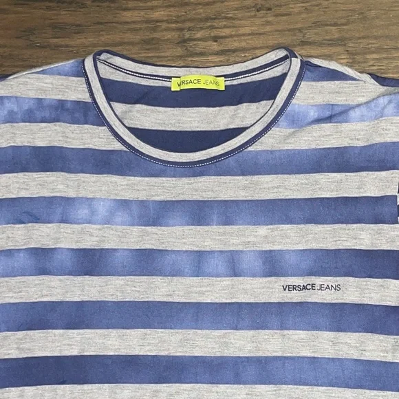 VERSACE JEANS Mens striped t-shirt. FATHERS DAY GIFT. Like NEW. Size M.